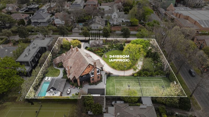 92 MONT ALBERT ROAD, Canterbury